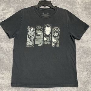 Disney Marvel Avengers T-Shirt Mens Medium Black Thor Hulk Iron Man Cap America